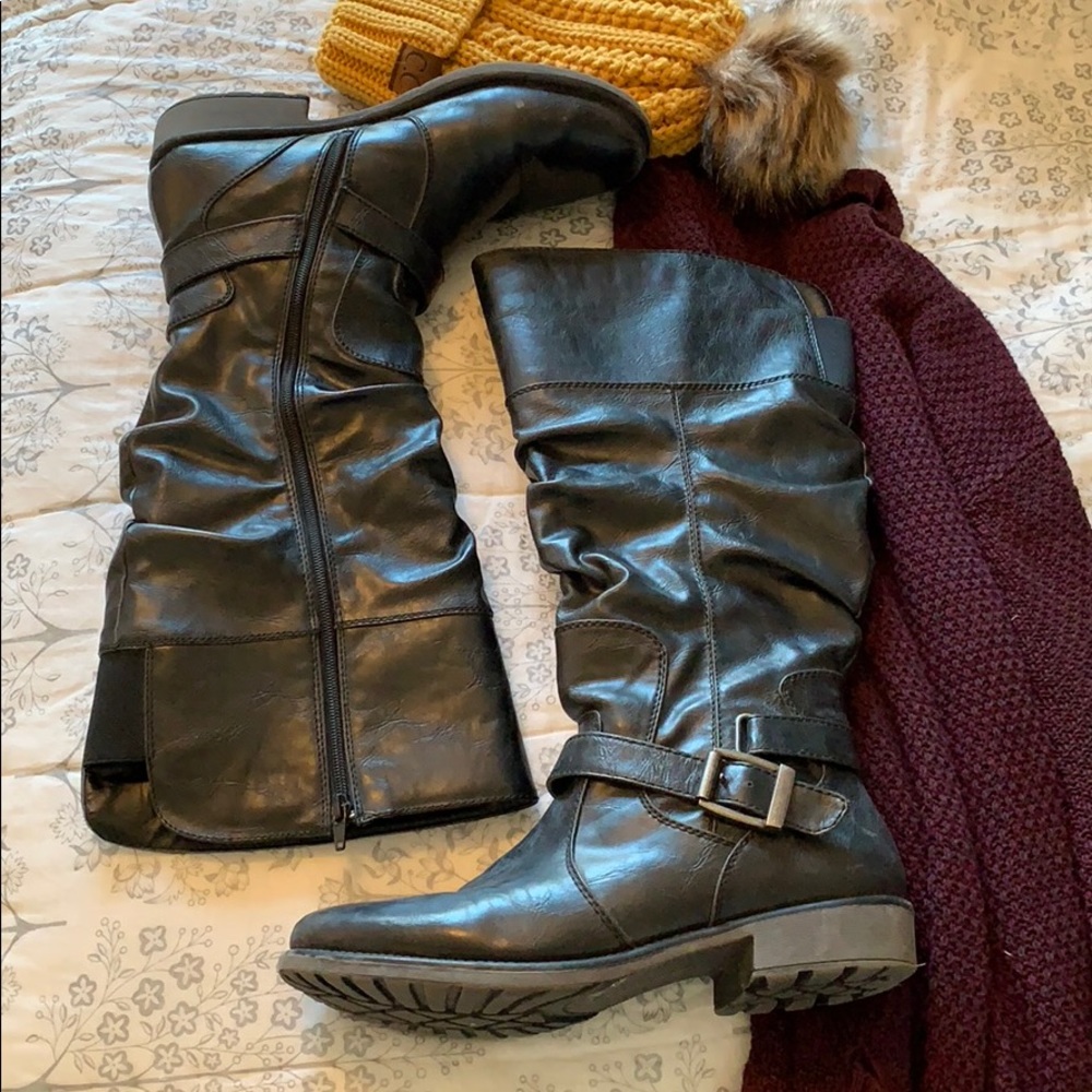 Black riding boots with buckle
